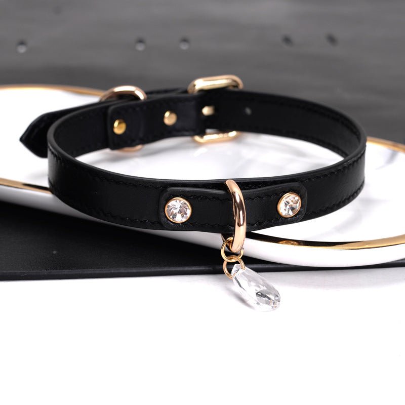 Marble-Patterned Genuine Leather Choker with Pendant & Leash - PJ034